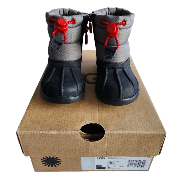New! UGG Boy's T Puffer Boot - Picture 1 of 3